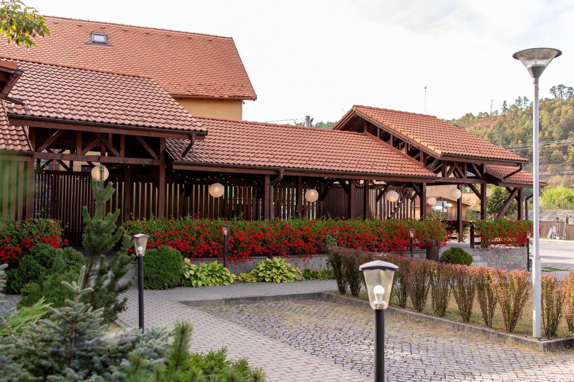 Pensiunea Heveder Praid Exterior foto